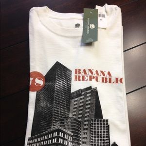 New Banana Republic Organic Cotton Crew Neck Tee.